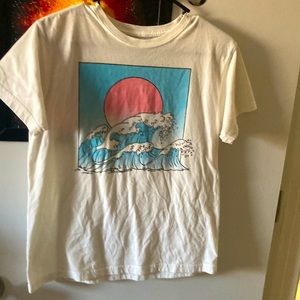 White shirt with a wave on it, medium, tshirt